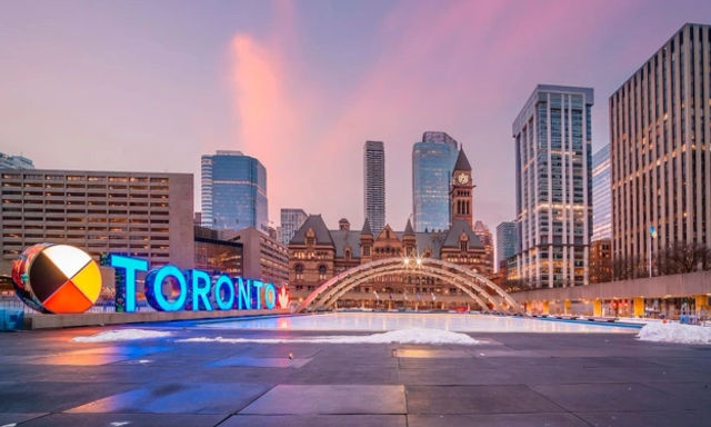 Tham quan thành phố Toronto vào ban đêm